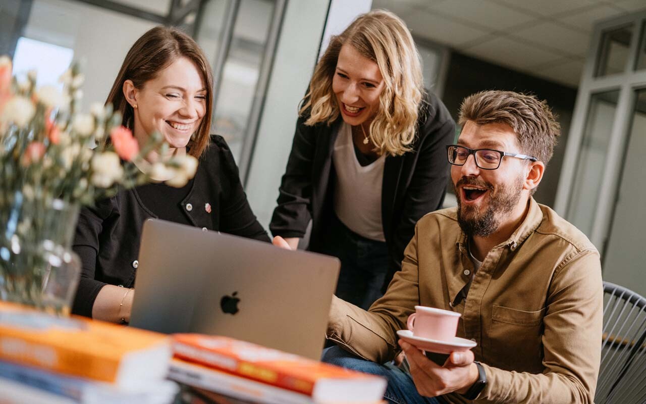 Find competitor customer list
