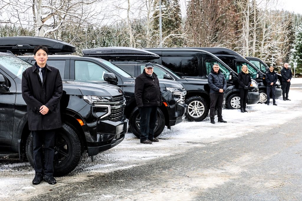 Enclosed auto transport